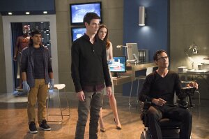 Flash-Episode-2-Fastest-Man-Alive-Official-Images-the-flash-cw-37625114-800-532