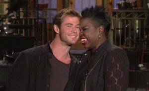 leslie-jones-chris-hemsworth-snl-pointofgeeks