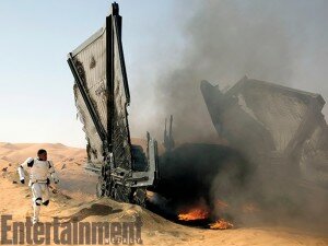 Star-Wars-Force-Awakens-tie-fighter-crash-Finn-pointofgeeks