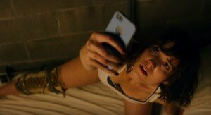 10-cloverfield-lane-selfie-pointofgeeks