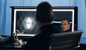 jobs-fassbender-steve-reflection-pointofgeeks